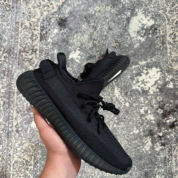 Yeezy 350 V2 "Onyx"