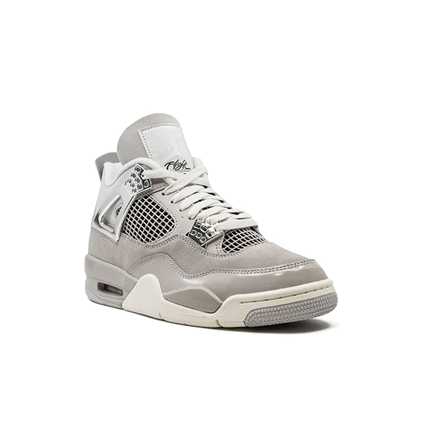 Air Jordan 4 "Frozen Moments"